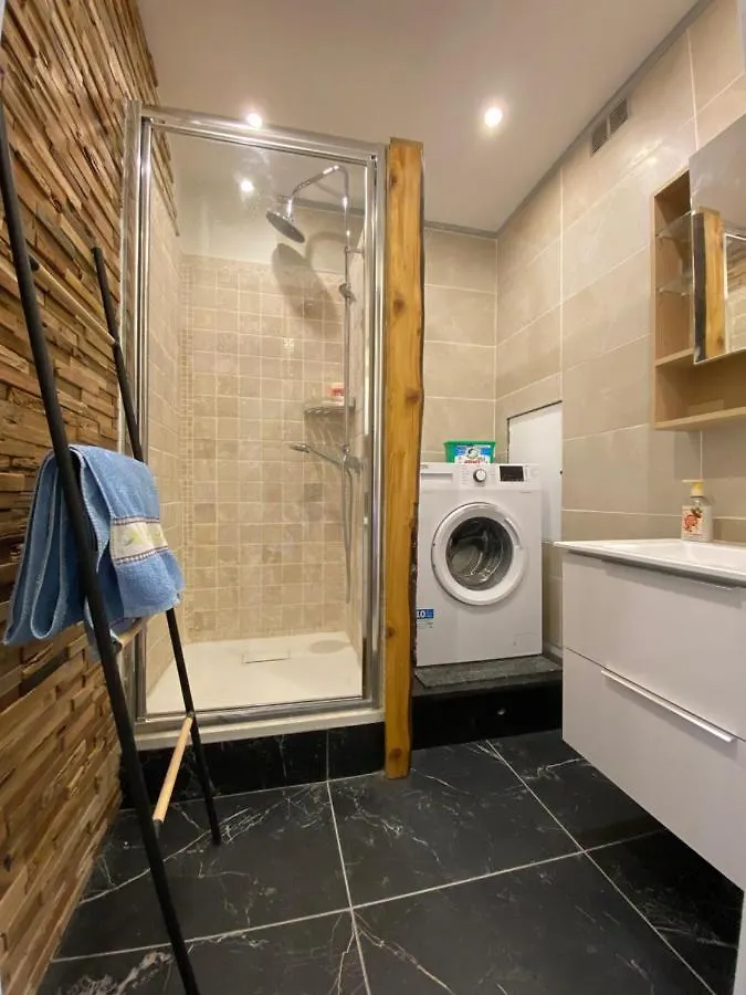 Full Loft In - 2 Single Beds For 2 - Chinatown 아파트 *