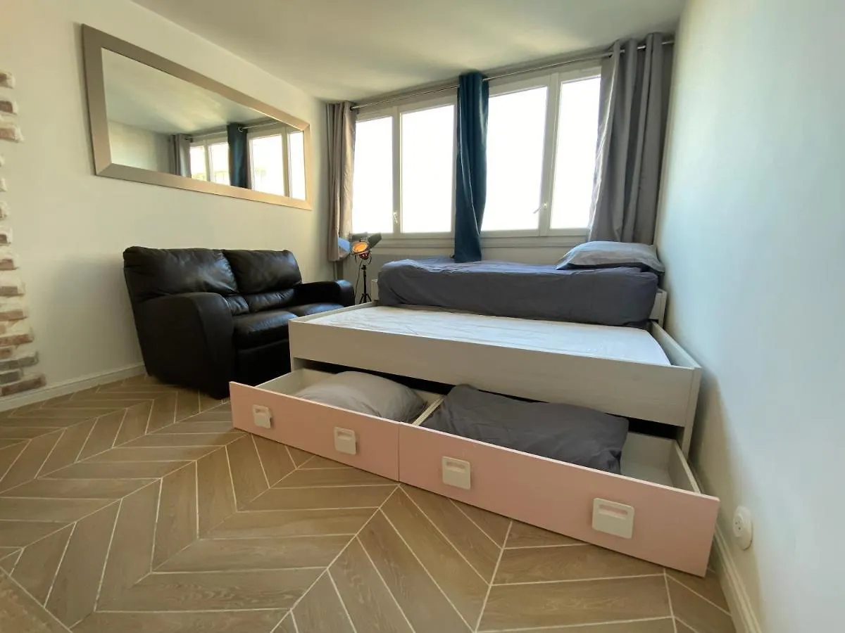 Full Loft In - 2 Single Beds For 2 - Chinatown 아파트 *
